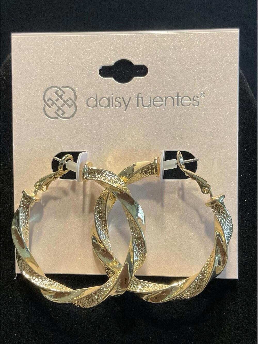 NWT Daisy Fuentes Medium Size Gold Tone Twisted Hoops # 1009